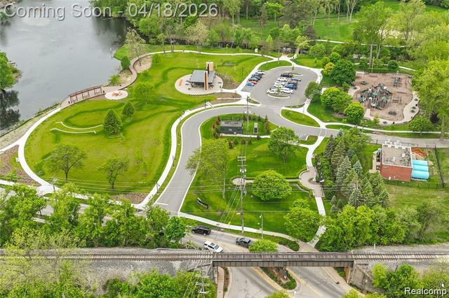 523 Dorchester Way, Milford, MI 48381