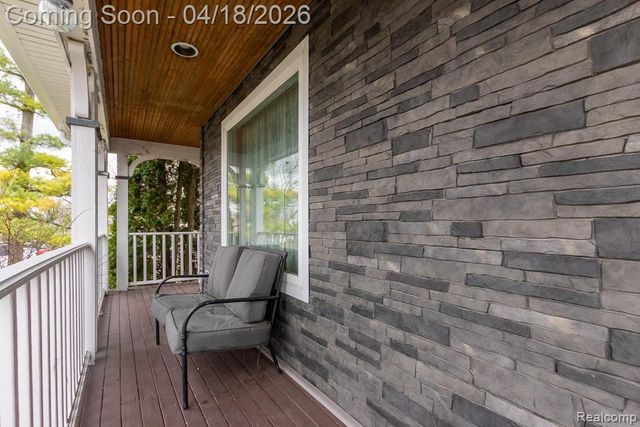 523 Dorchester Way, Milford, MI 48381