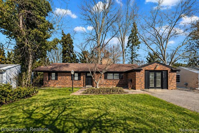 16046 W 13 Mile Road, Beverly Hills Village, MI 48025