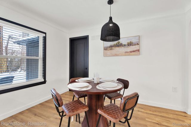 16046 W 13 Mile Road, Beverly Hills Village, MI 48025