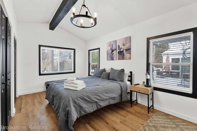 16046 W 13 Mile Road, Beverly Hills Village, MI 48025