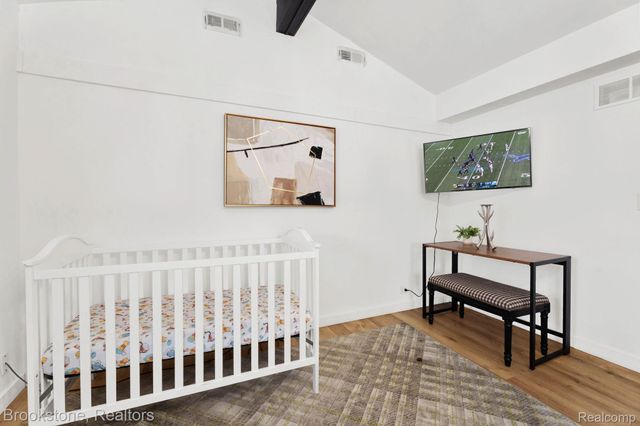 16046 W 13 Mile Road, Beverly Hills Village, MI 48025