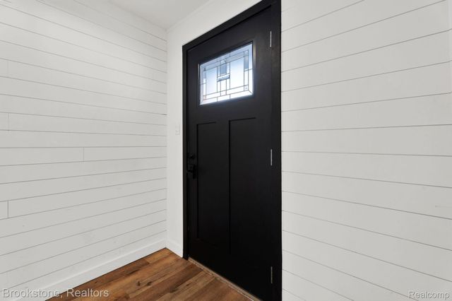 16046 W 13 Mile Road, Beverly Hills Village, MI 48025