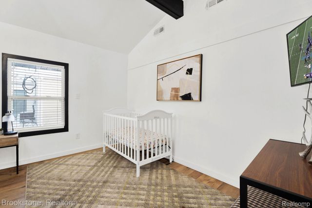 16046 W 13 Mile Road, Beverly Hills Village, MI 48025