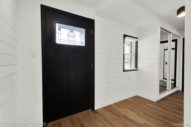 16046 W 13 Mile Road, Beverly Hills Village, MI 48025