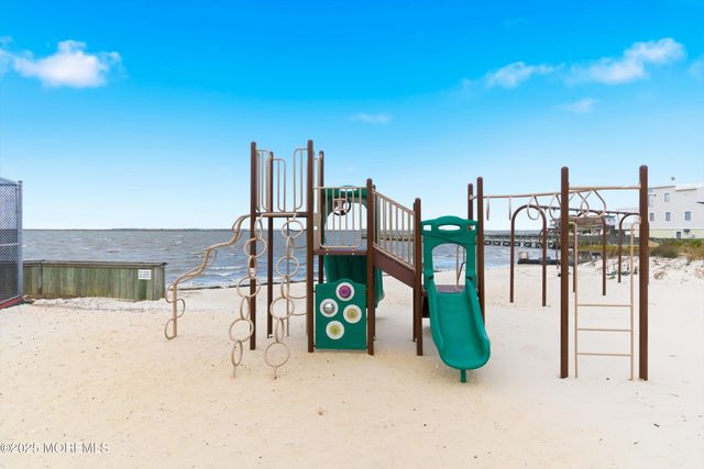 28 Jacqueline Avenue, Long Beach Twp, NJ 08008