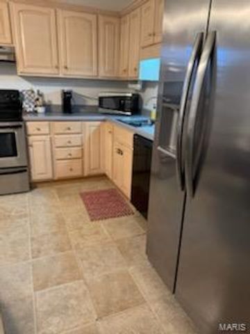 3015 Copenhagen Drive, St Louis, MO 63125