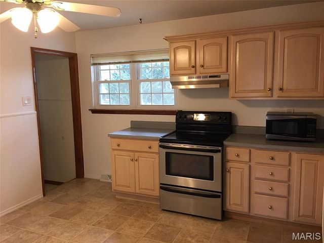 3015 Copenhagen Drive, St Louis, MO 63125