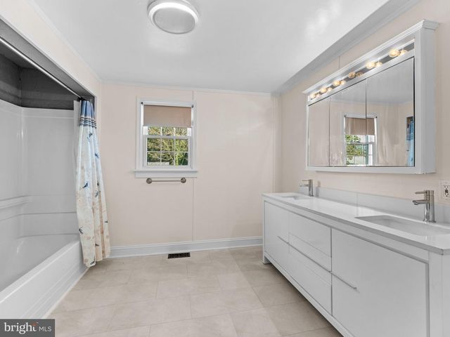 515 PARK LN, Vineland, NJ 08360