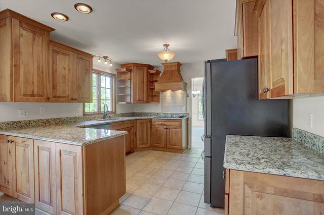 11459 VALLEYWOOD DR, Waynesboro, PA 17268