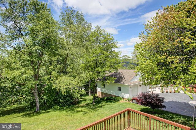 11459 VALLEYWOOD DR, Waynesboro, PA 17268