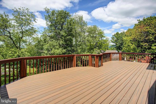11459 VALLEYWOOD DR, Waynesboro, PA 17268