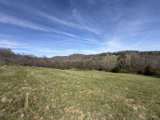 20 Fly Rd, Santa Fe, TN 38482
