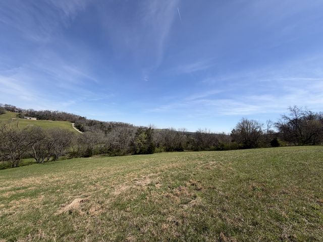 20 Fly Rd, Santa Fe, TN 38482