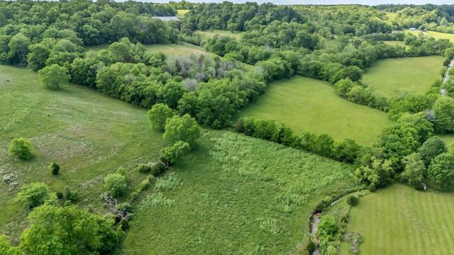 20 Fly Rd, Santa Fe, TN 38482