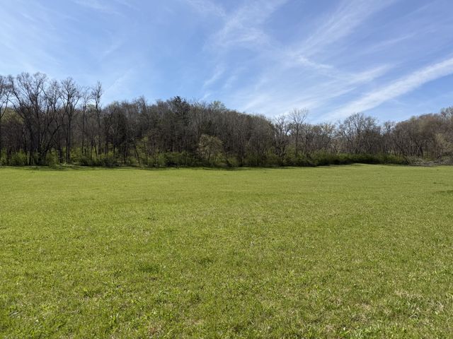 20 Fly Rd, Santa Fe, TN 38482