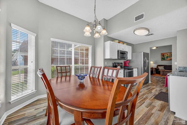 5127 Cocoa Dr, Pensacola, FL 32526