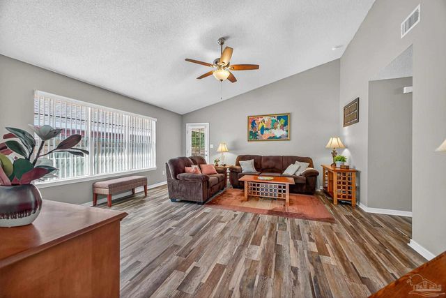 5127 Cocoa Dr, Pensacola, FL 32526