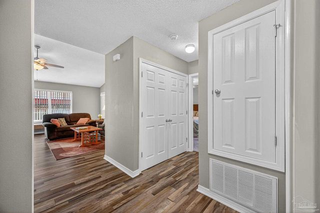5127 Cocoa Dr, Pensacola, FL 32526