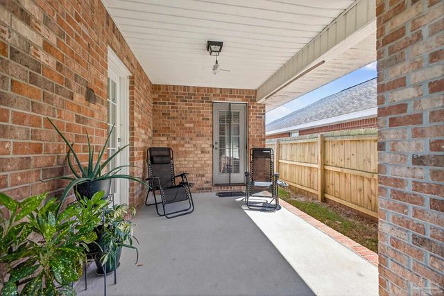 5127 Cocoa Dr, Pensacola, FL 32526