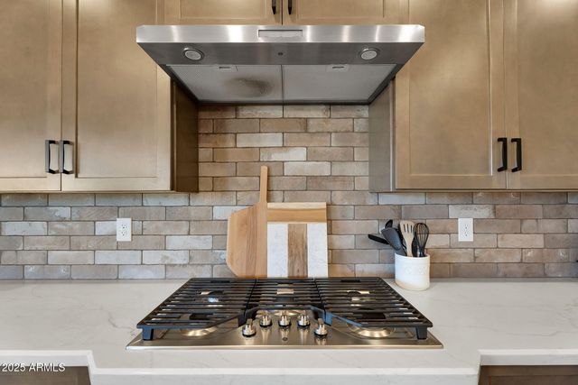 43423 N NATIONAL Court, New River, AZ 85087