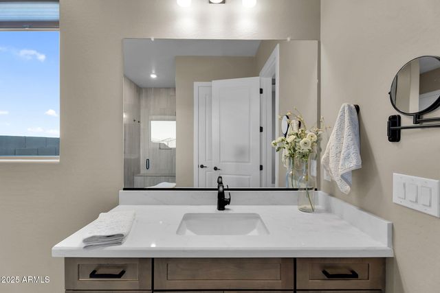 43423 N NATIONAL Court, New River, AZ 85087