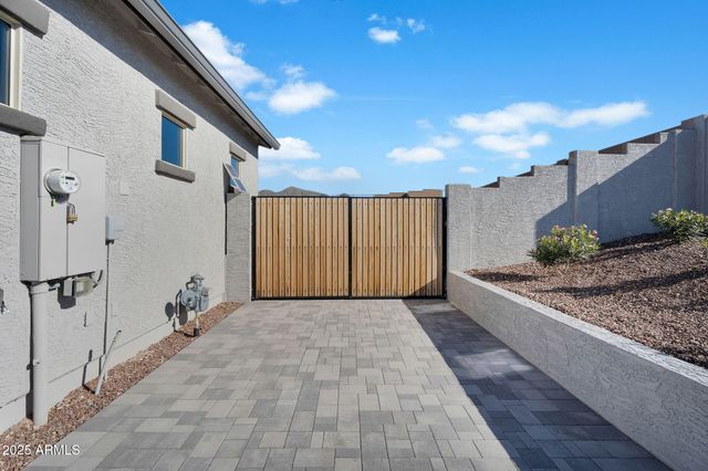 43423 N NATIONAL Court, New River, AZ 85087