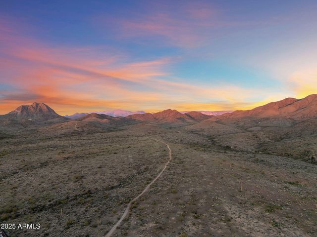 43423 N NATIONAL Court, New River, AZ 85087