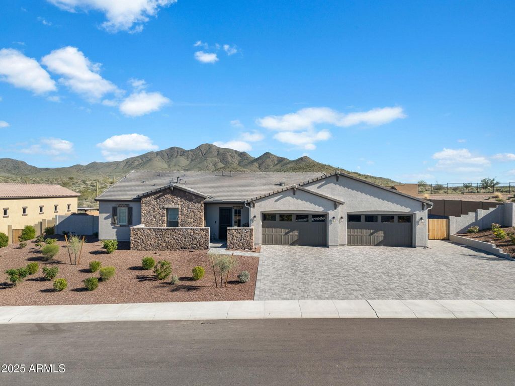 43423 N NATIONAL Court, New River, AZ 85087