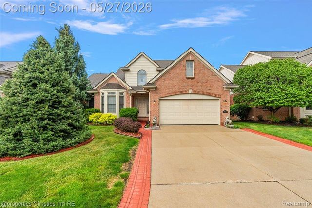 47274 Hunters Park Drive, Plymouth Charter Township, MI 48170