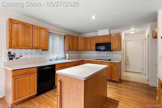 47274 Hunters Park Drive, Plymouth Charter Township, MI 48170