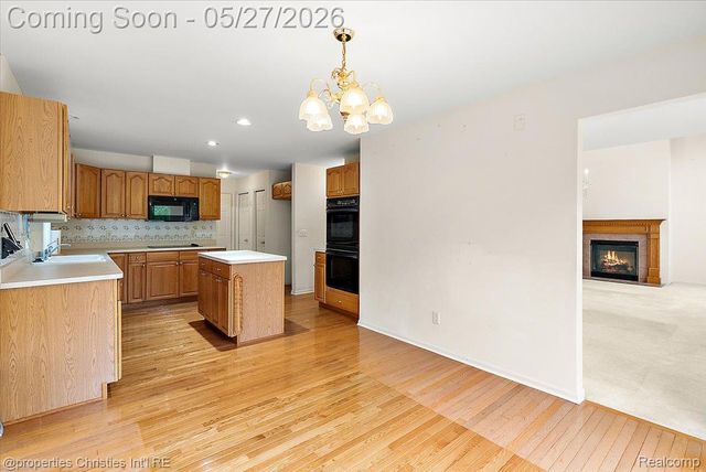 47274 Hunters Park Drive, Plymouth Charter Township, MI 48170