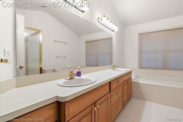 47274 Hunters Park Drive, Plymouth Charter Township, MI 48170