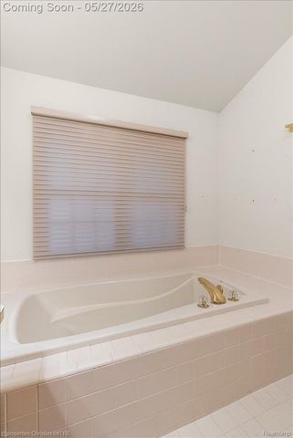 47274 Hunters Park Drive, Plymouth Charter Township, MI 48170