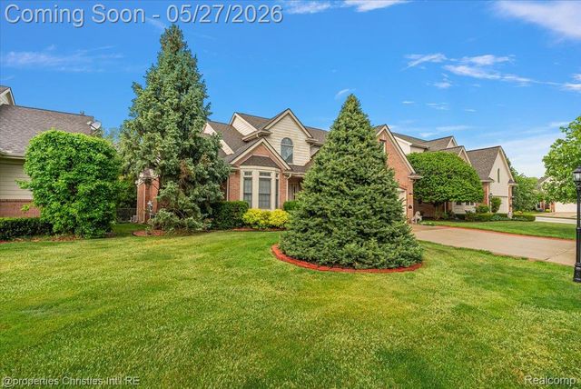 47274 Hunters Park Drive, Plymouth Charter Township, MI 48170