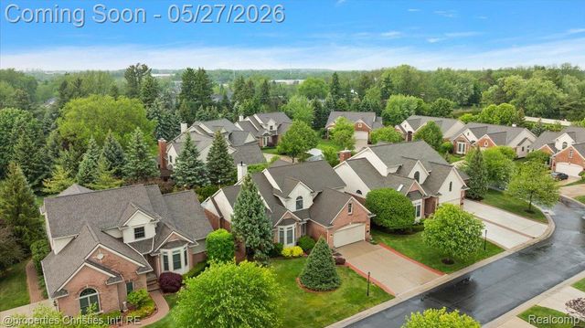 47274 Hunters Park Drive, Plymouth Charter Township, MI 48170