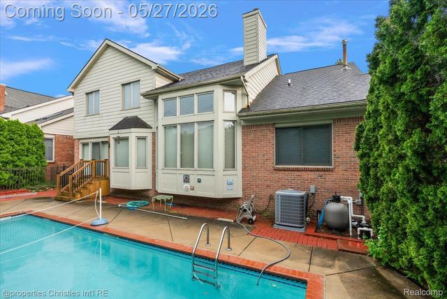 47274 Hunters Park Drive, Plymouth Charter Township, MI 48170