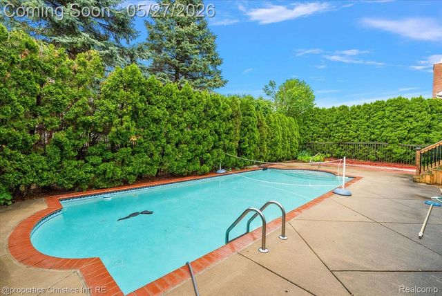 47274 Hunters Park Drive, Plymouth Charter Township, MI 48170