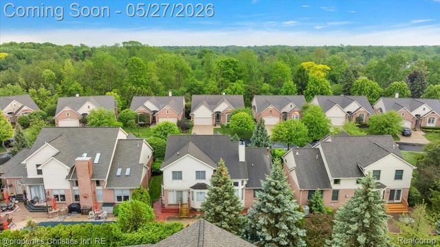 47274 Hunters Park Drive, Plymouth Charter Township, MI 48170