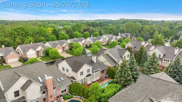 47274 Hunters Park Drive, Plymouth Charter Township, MI 48170