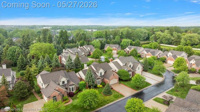 47274 Hunters Park Drive, Plymouth Charter Township, MI 48170