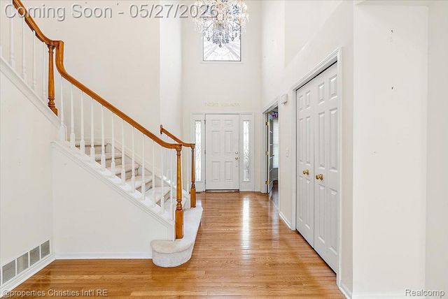 47274 Hunters Park Drive, Plymouth Charter Township, MI 48170