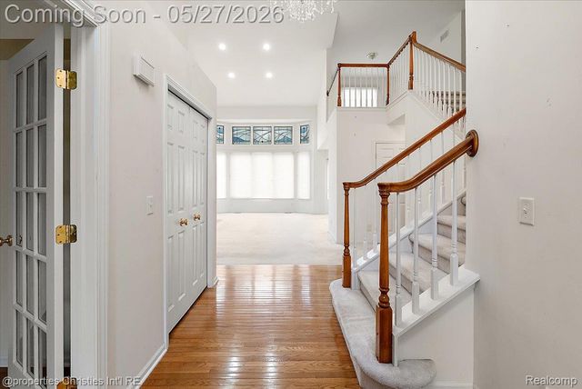 47274 Hunters Park Drive, Plymouth Charter Township, MI 48170