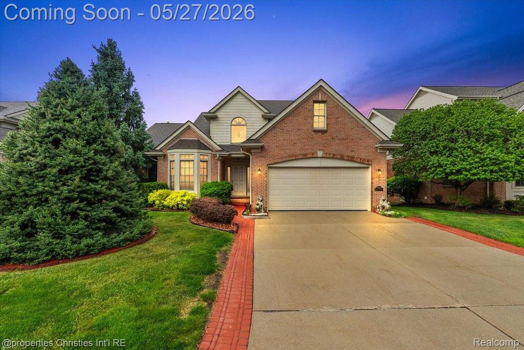 47274 Hunters Park Drive, Plymouth Charter Township, MI 48170