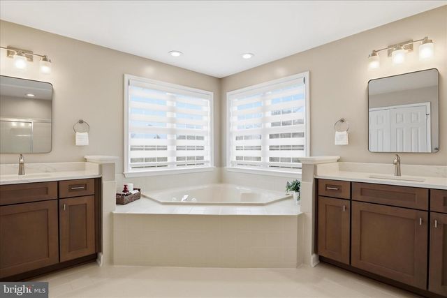 806 KINGSBRIDGE TER, Mount Airy, MD 21771