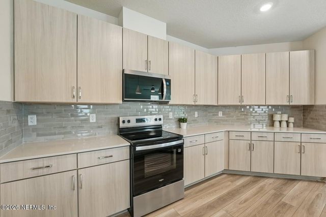 8409 HAWKES MEADOW, Jacksonville, FL 32219