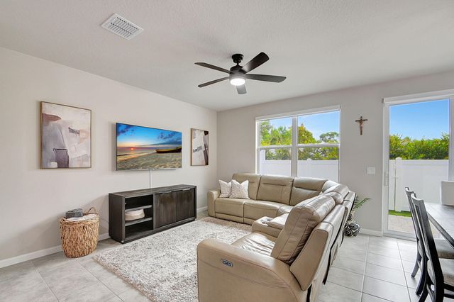 1620 Lindley Street, Mangonia Park, FL 33407