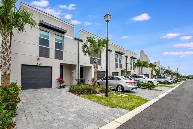 1620 Lindley Street, Mangonia Park, FL 33407