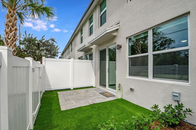 1620 Lindley Street, Mangonia Park, FL 33407