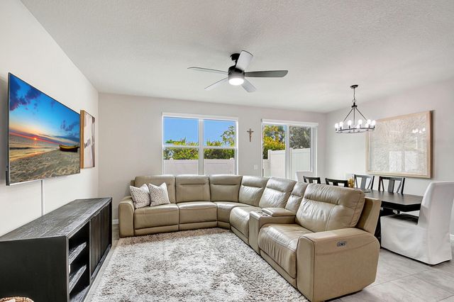1620 Lindley Street, Mangonia Park, FL 33407